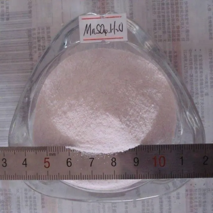 Pale-pink manganese sulphate powder